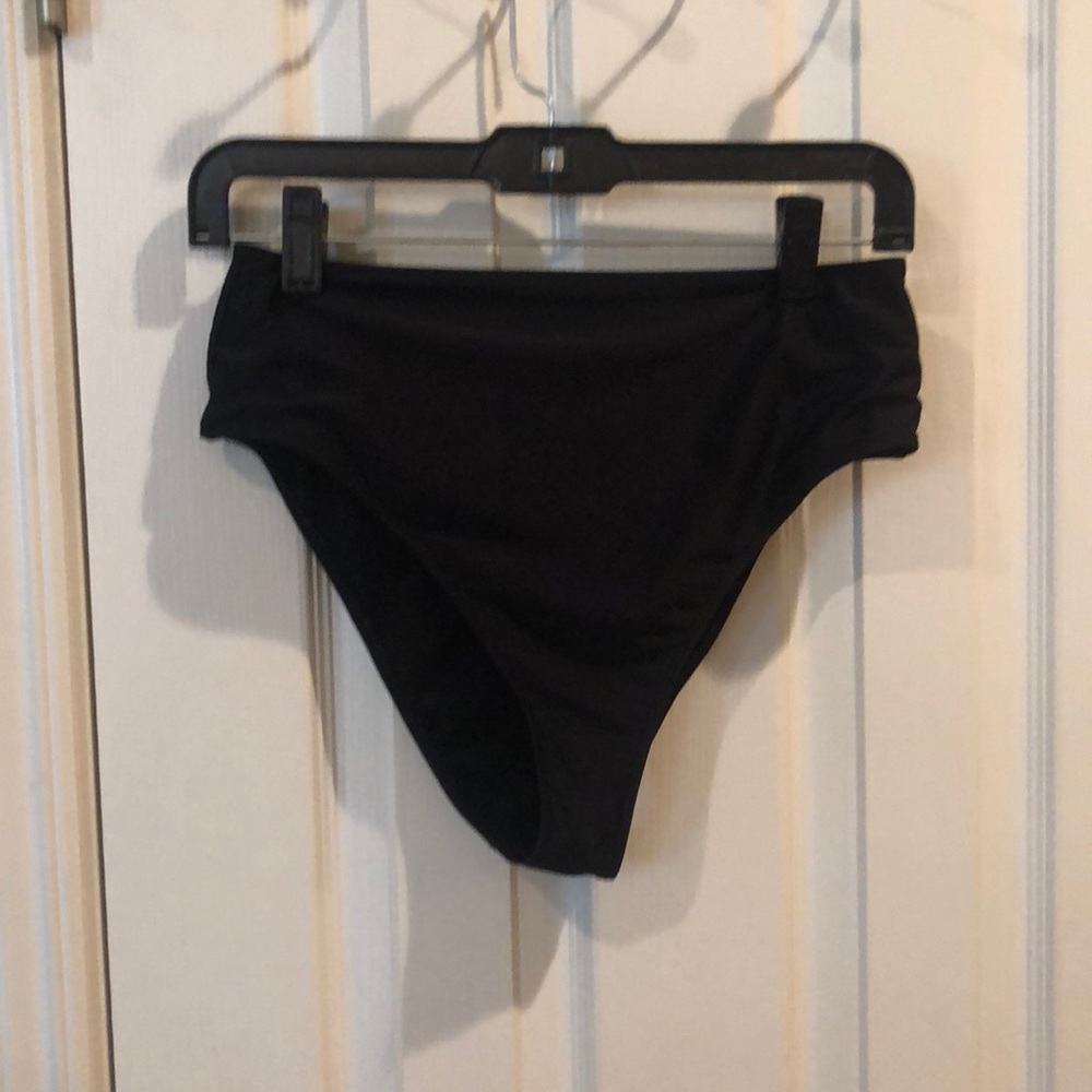 high waisted black bottoms